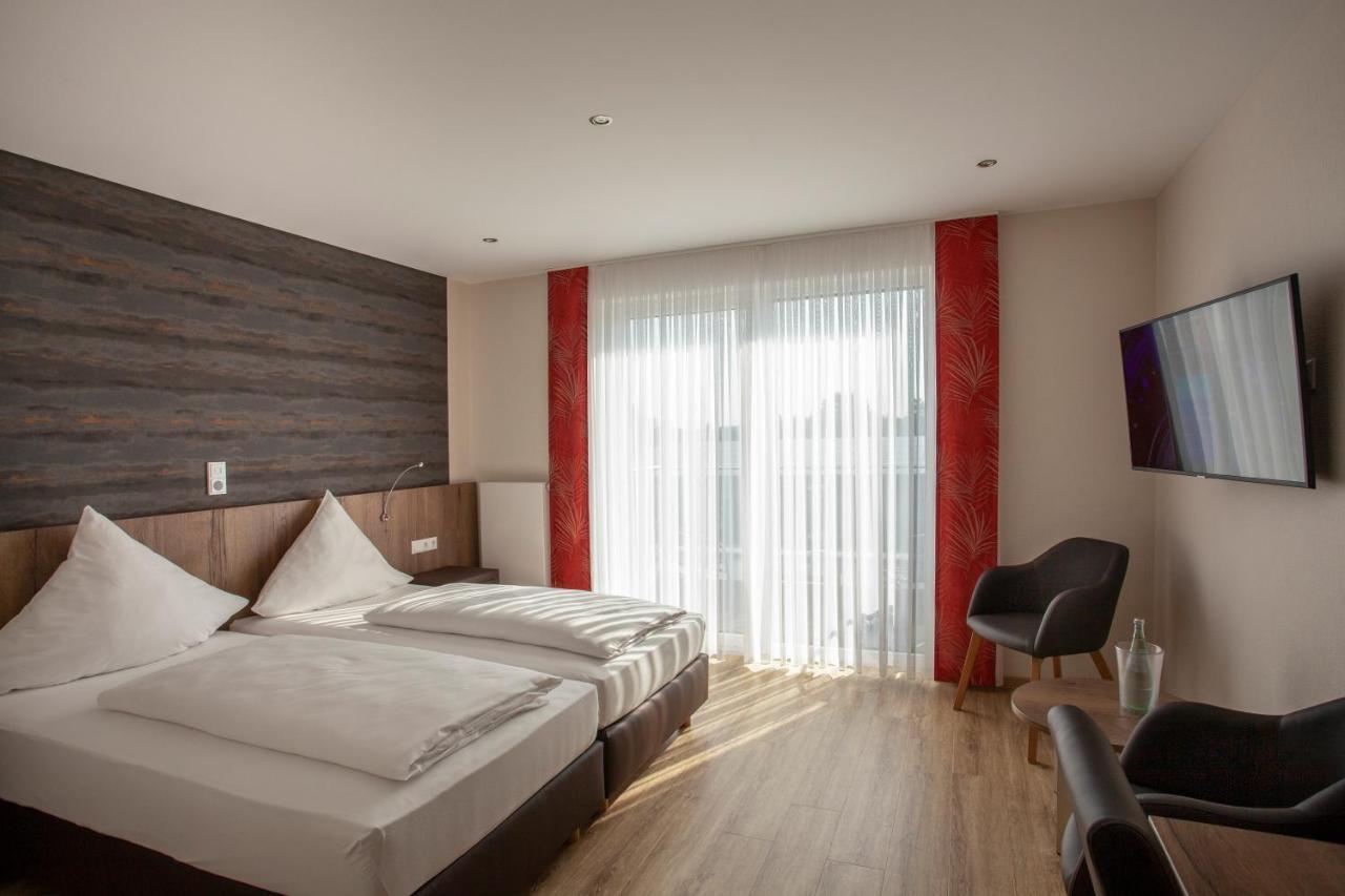 Hotel Haus Hubertus Winterspelt Exterior foto
